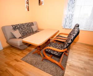 Rodinný dom s dvomi garážami - Beharovce