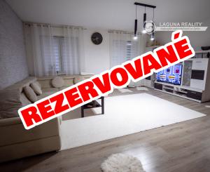 REZERVOVANÉ- 3-izbový, nadštandardne veľký byt s balkónom -  Krompachy