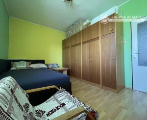 Tehlový byt 3+1 (124,5m) so záhradou a garážou, Markušovce