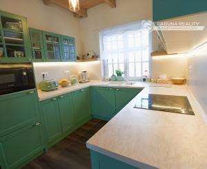 Vidiecky moderný bungalov novostavba (790 m2) Jánovce, časť Čenčice