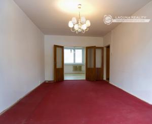 Byt 4+1 (82 m2) s loggiou, Komenského ul., SNV