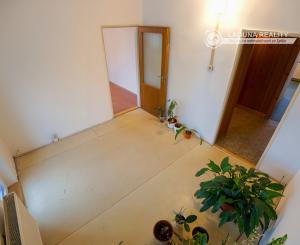 Byt 4+1 (82 m2) s loggiou, Komenského ul., SNV