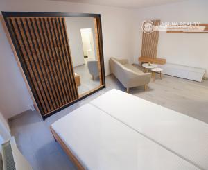 PRENÁJOM! Byt 1+1 (44 m2) s dvomi loggiami, sídl. Tarča v Sp. N. Vsi