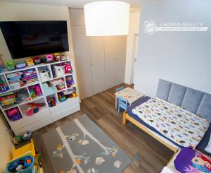 Vidiecky moderný bungalov novostavba (790 m2) Jánovce, časť Čenčice