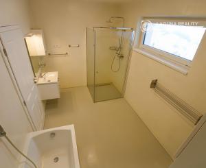 Vidiecky moderný bungalov novostavba (790 m2) Jánovce, časť Čenčice