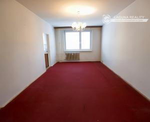 Byt 4+1 (82 m2) s loggiou, Komenského ul., SNV