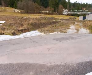 Pozemok pre praktický bungalov pod lesom Sp. Nová Ves