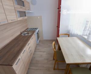 PREDANÉ Slnečný byt 2+1 s loggiou v centre, Banícka ul., Sp. N. Ves