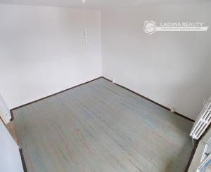 PREDANÉ Slnečný byt 2+1 s loggiou v centre, Banícka ul., Sp. N. Ves