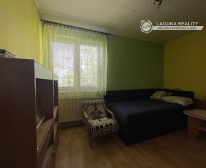 Tehlový byt 3+1 (124,5m) so záhradou a garážou, Markušovce