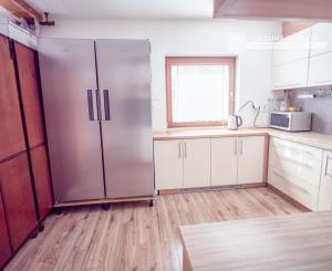 Rodinny dom - 5 izieb - 3 garáže v tichej lokalite Krompachy