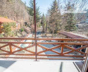 Rodinny dom - 5 izieb - 3 garáže v tichej lokalite Krompachy