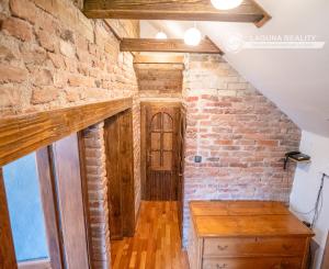 Rodinny dom - 5 izieb - 3 garáže v tichej lokalite Krompachy