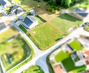 Stavebný pozemok 692 m2 s výhľadom na hrad, Spišský Hrhov