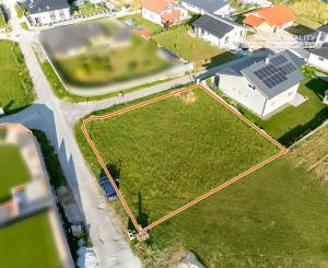 Stavebný pozemok 692 m2 s výhľadom na hrad, Spišský Hrhov