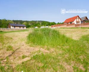 Stavebný pozemok 692 m2 s výhľadom na hrad, Spišský Hrhov