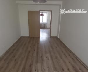 2 izbový byt s balkónom - centrum mesta Krompachy