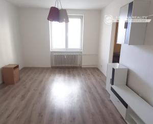 2 izbový byt s balkónom - centrum mesta Krompachy