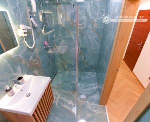 NOVOSTAVBA! Nadštandardný byt 2+1 (88 m2) centrum mesta SNV