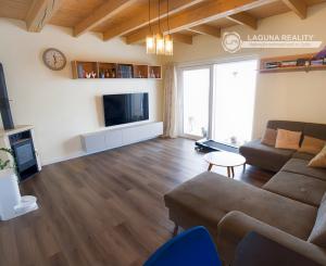 Vidiecky moderný bungalov novostavba (790 m2) Jánovce, časť Čenčice