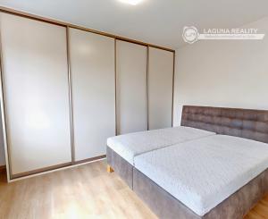 NOVOSTAVBA! Atypický 3-izbový byt (75 m2) s loggiou sídl. Tarča