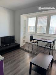 Prenájom 2-izbového bytu s loggiou, pivnicou a klimatizáciou