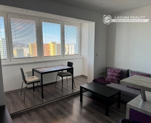 Prenájom 2-izbového bytu s loggiou, pivnicou a klimatizáciou