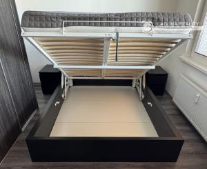 Prenájom 2-izbového bytu s loggiou, pivnicou a klimatizáciou