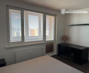 Prenájom 2-izbového bytu s loggiou, pivnicou a klimatizáciou