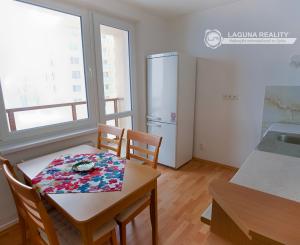 PRENÁJOM! Byt 2+1 (62 m2) s balkónom v centre, Levočská ul., Sp. N. Ves