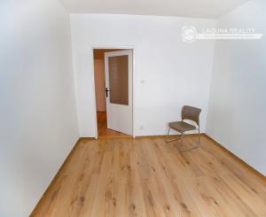 PRENÁJOM! Byt 2+1 (62 m2) s balkónom v centre, Levočská ul., Sp. N. Ves