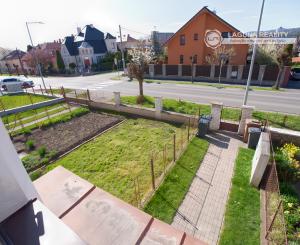 Byt 3+1 (109 m²) s 2 balkónmi, garážou a záhradou, centrum Spišská Nová Ves