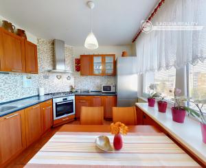 Byt 4+1 (84 m2) s loggiou, sídl. Mier Sp. Nová Ves