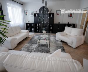 3-izbový, nadštandardne veľký byt s balkónom -  Krompachy
