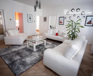 3-izbový, nadštandardne veľký byt s balkónom -  Krompachy