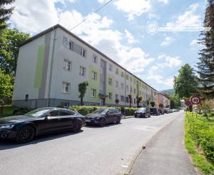 3-izbový, nadštandardne veľký byt s balkónom -  Krompachy