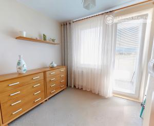 Byt 4+1 (84 m2) s loggiou, sídl. Mier Sp. Nová Ves