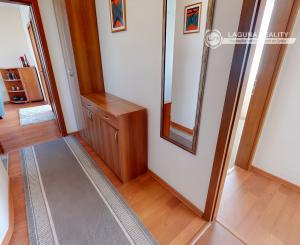 Byt 4+1 (84 m2) s loggiou, sídl. Mier Sp. Nová Ves