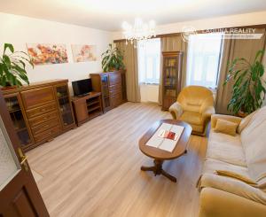 Rekonštruovaný RD so slnečnou záhradou, garážou v obci Smižany