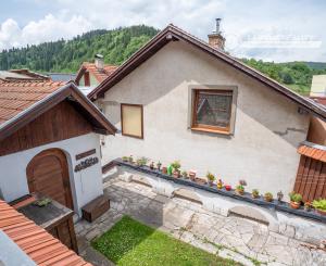 Rodinný dom 4+K s terasou, garážou, altánkom - Krompachy