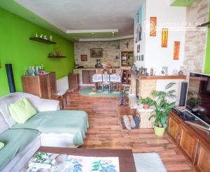 Rodinný dom 4+K s terasou, garážou, altánkom - Krompachy