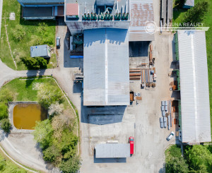 Podn. areál - adm, výroba, garáže, sklady (3,3 ha) neďaleko Košíc