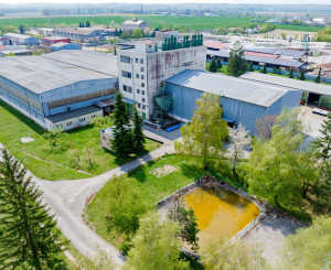 Podn. areál - adm, výroba, garáže, sklady (3,3 ha) neďaleko Košíc