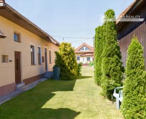 Rekonštruovaný RD so slnečnou záhradou, garážou v obci Smižany