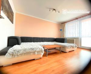 PRENÁJOM! Byt 3+1  (68 m2) s balkónom  na sídl. Mier v Sp. Novej Vsi