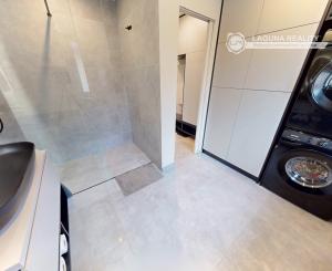 Štýlový byt 2+1 (58 m2) s balkónom + projekt podkrovie | centrum SNV