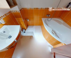 Atraktívny 4-izbový podkrovný byt (120 m2) s terasou Sp. Nová Ves