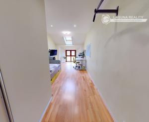 Atraktívny 4-izbový podkrovný byt (120 m2) s terasou Sp. Nová Ves