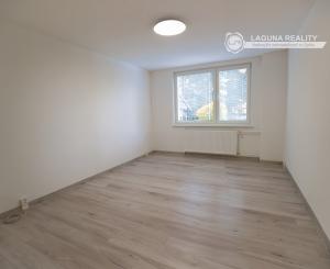 ZNÍŽENÁ CENA! Kompletne rekonštruovaný byt 1+1 sídl. Tarča SNV