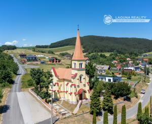 Stavebný pozemok (1000 m2) na križovatke ciest Čenčice